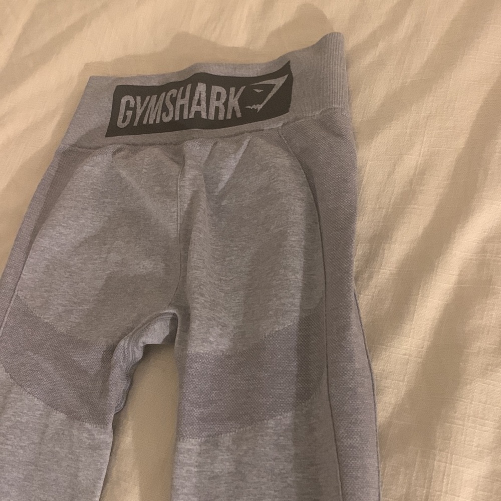 Size small gym shark leggings in purple